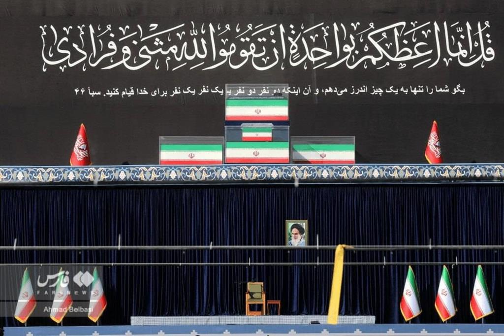 دعوت از كاركنان، مروجین، محققین و كشاورزان كشور؛ برای شركت در مراسم وداع و تشییع پیكر مطهر رهبر شهید معظم انقلاب اسلامی ایران و خانواده گرانقدر ایشان